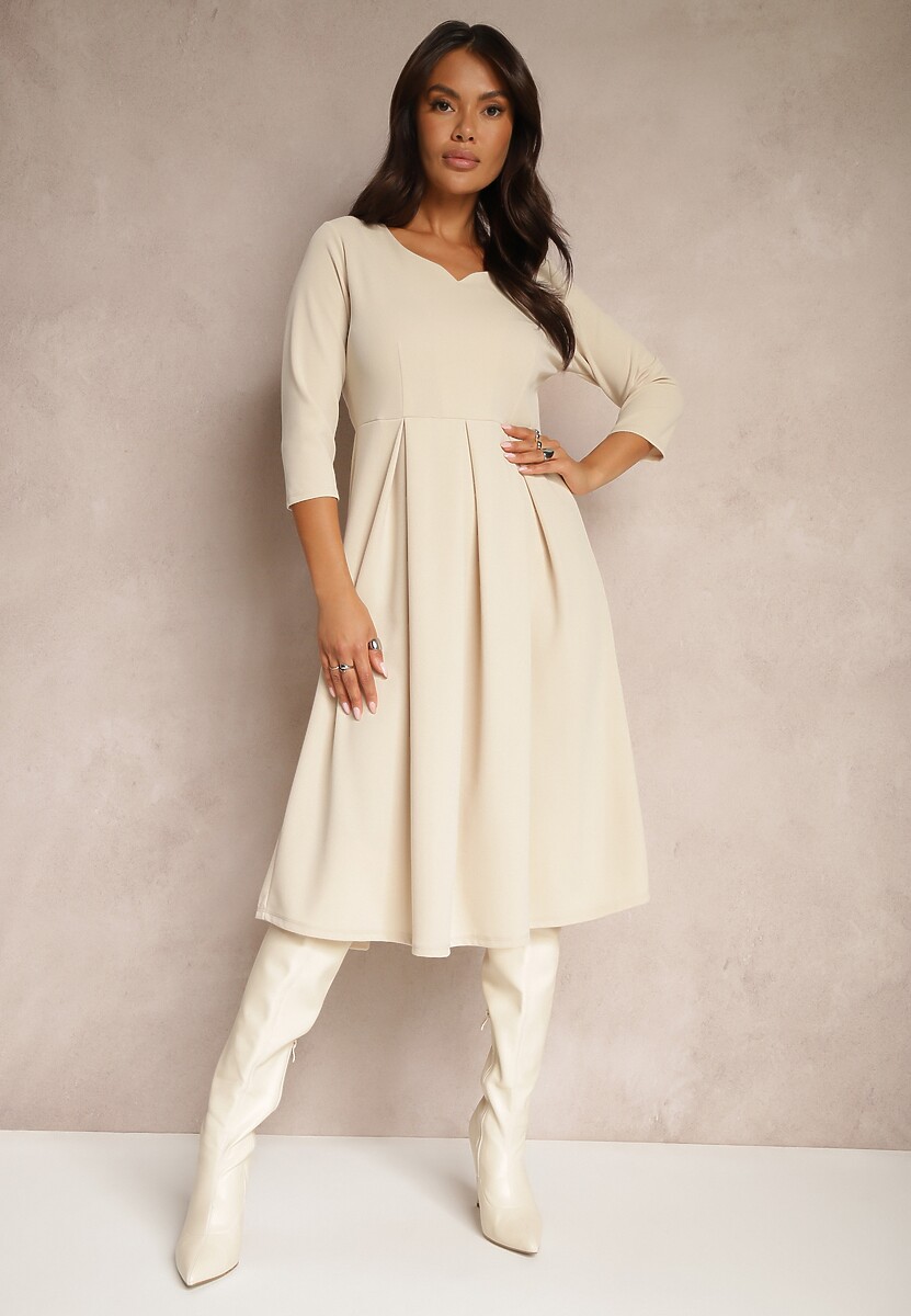 Jasnoróżowa Sukienka o Rozkloszowanym Kroju z Rękawem Długości 3/4 Nomini