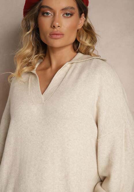 Jasnobeżowa Sweterkowa Sukienka z Wiskozą o Pudełkowym Kroju Ozdobiona Kołnierzykiem Clarinnae