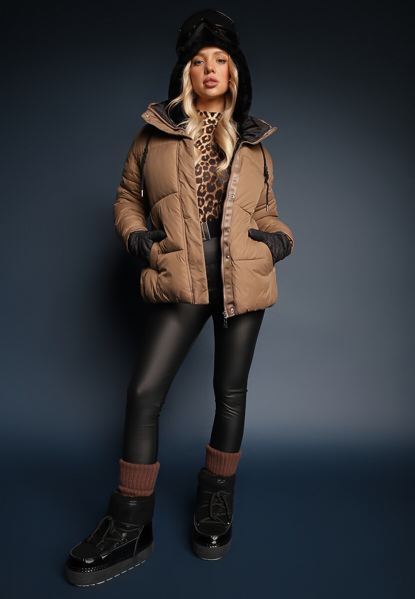 Beżowa Pudełkowa Kurtka z Kapturem i Kieszeniami Zdobiona Pikowanymi Przeszyciami Issenia