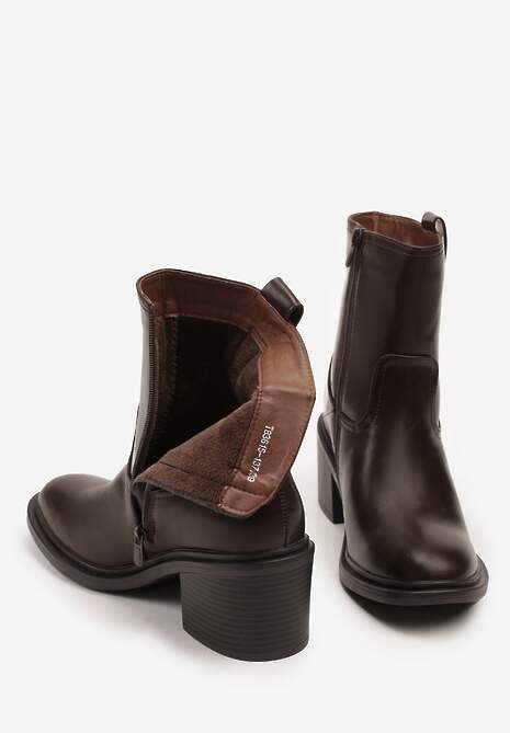 Ciemnobrązowe Botki Vices na Słupku Ozdobione Aplikacją Liter Lorrise