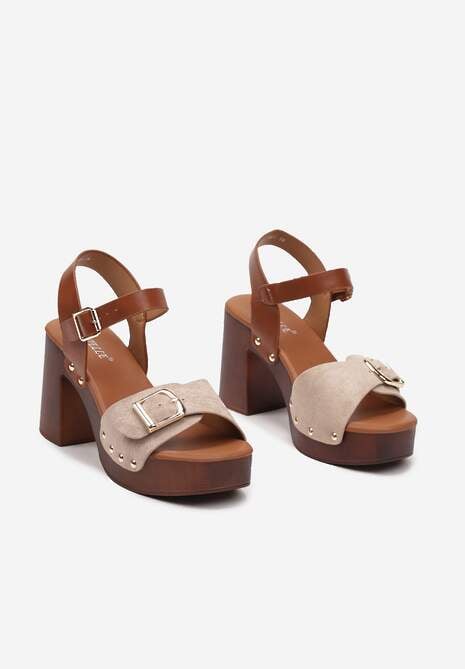 Ciemnobeżowe Sandały z Nitami na Słupku i Niskiej Platformie ze Sprzączką Elmeria