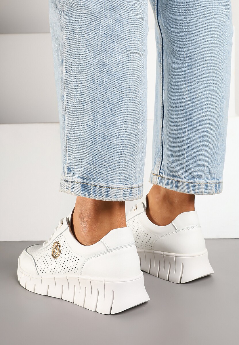 Białe Skórzane Sneakersy z Metaliczną Ozdobą i Skórzaną Wkładką Milothra