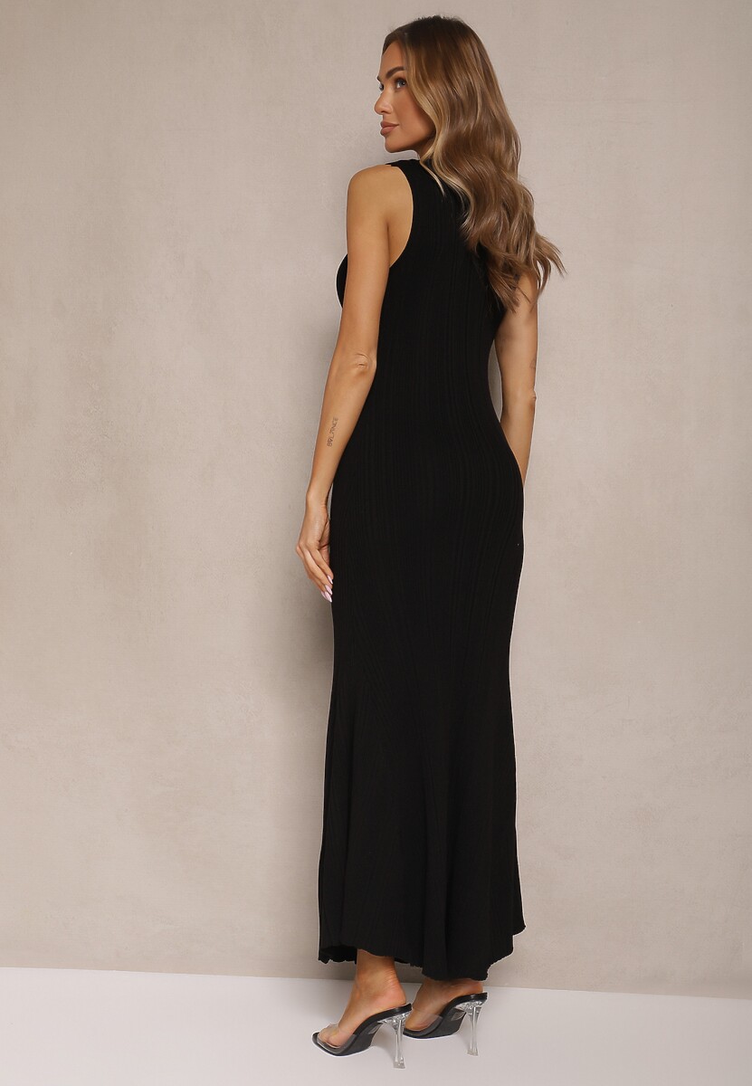 Czarna Sweterkowa Sukienka z Wiskozy Ozdobiona Guzikami Lunioris