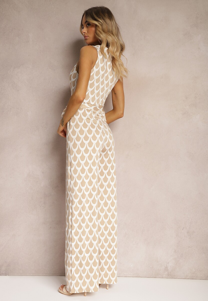 Beżowy Kombinezon o Taliowanym Kroju z Trójkątnym Dekoltem i Paskiem w Talii Geranea