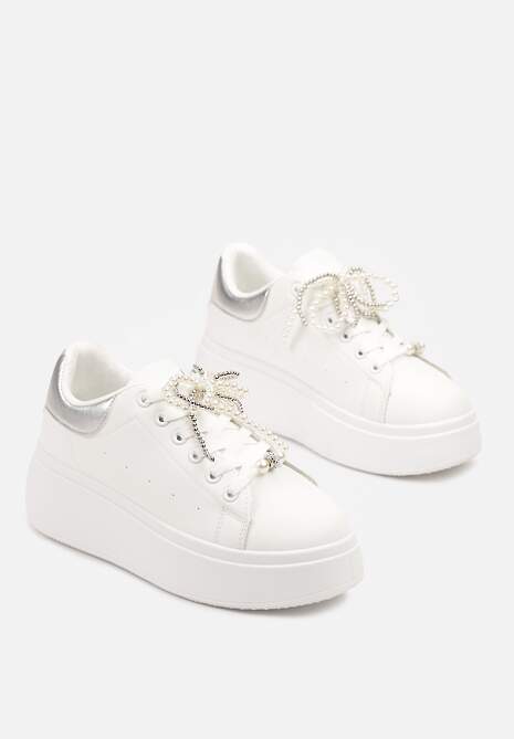 Biało-Srebrne Sneakersy na Platformie z Perełkami i Metalowymi Kuleczkami Selavia
