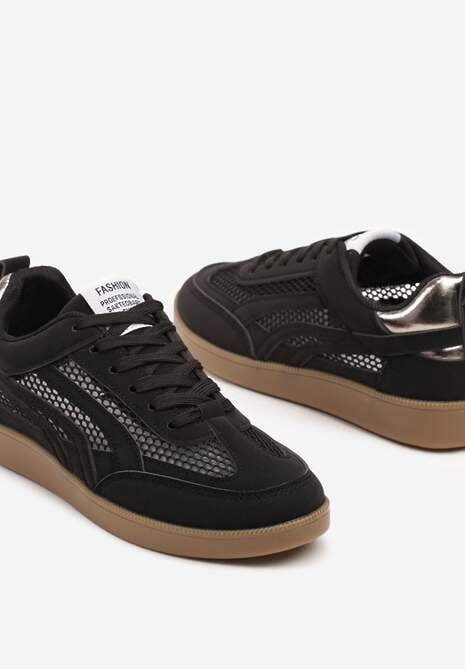 Czarne Sneakersy ze Wstawkami z Siatki i Paskami na Boku Garisen