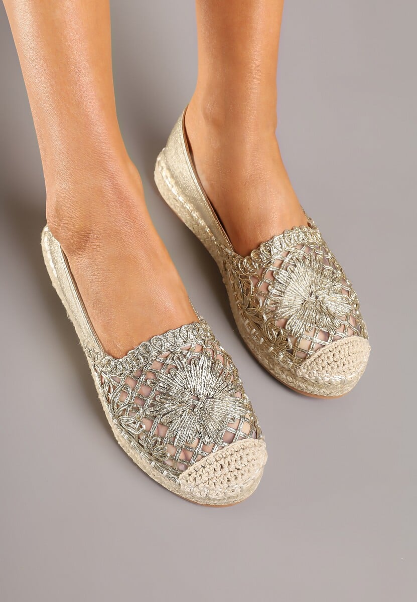 Złote Espadryle z Ozdobną Plecionką i Ażurową Cholewką Rivwia