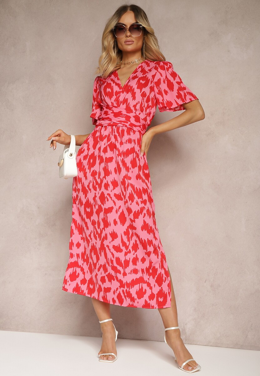 Czarno-Różowa Sukienka z Kopertowym Dekoltem i Ozdobnymi Wycięciami z Gumką w Pasie i Paskiem Bonlea