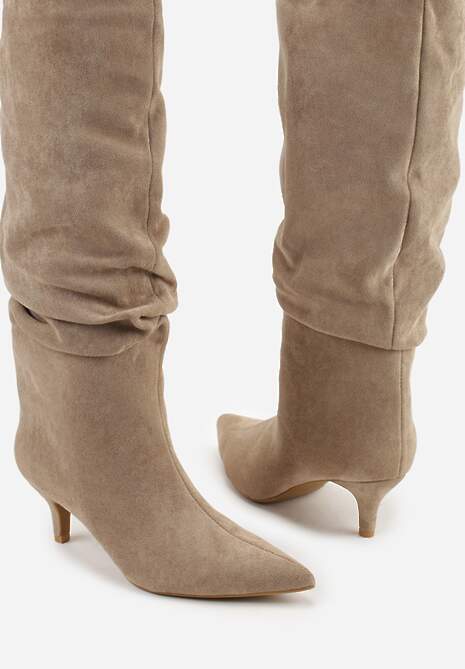 Ciemnobeżowe Kozaki na Kaczuszce z Marszczoną Cholewką Alavitte