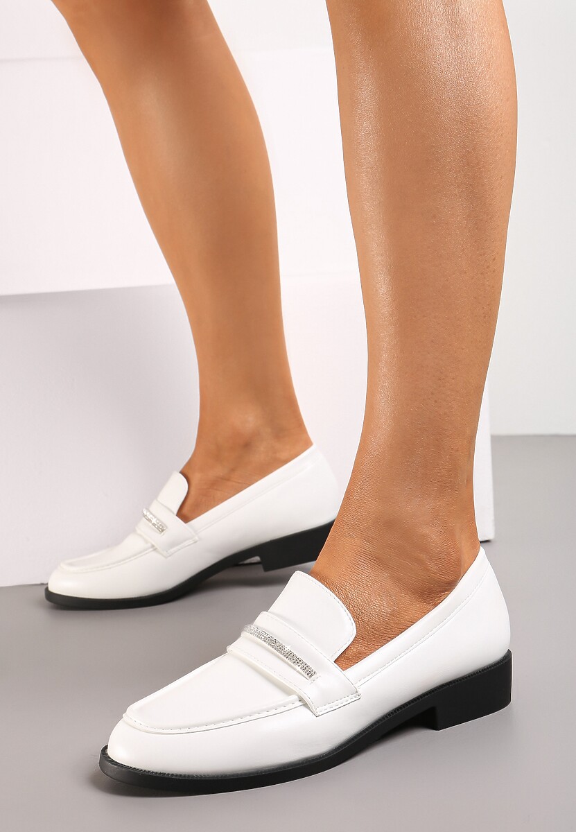 Białe Wsuwane Mokasyny z Imitacji Skóry Zdobione Cyrkoniami Croiss