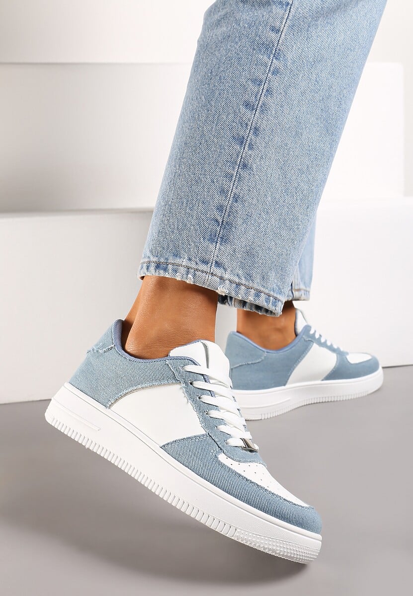Biało-Niebieskie Klasyczne Sneakersy z Perforacją i Sznurowaniem Natessu