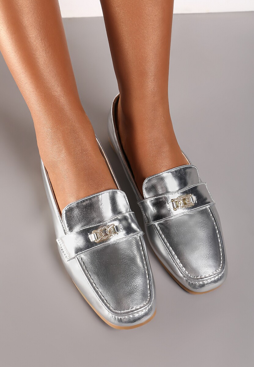 Srebrne Mokasyny na Płaskiej Podeszwie Ozdobione Cyrkoniami Nevthany