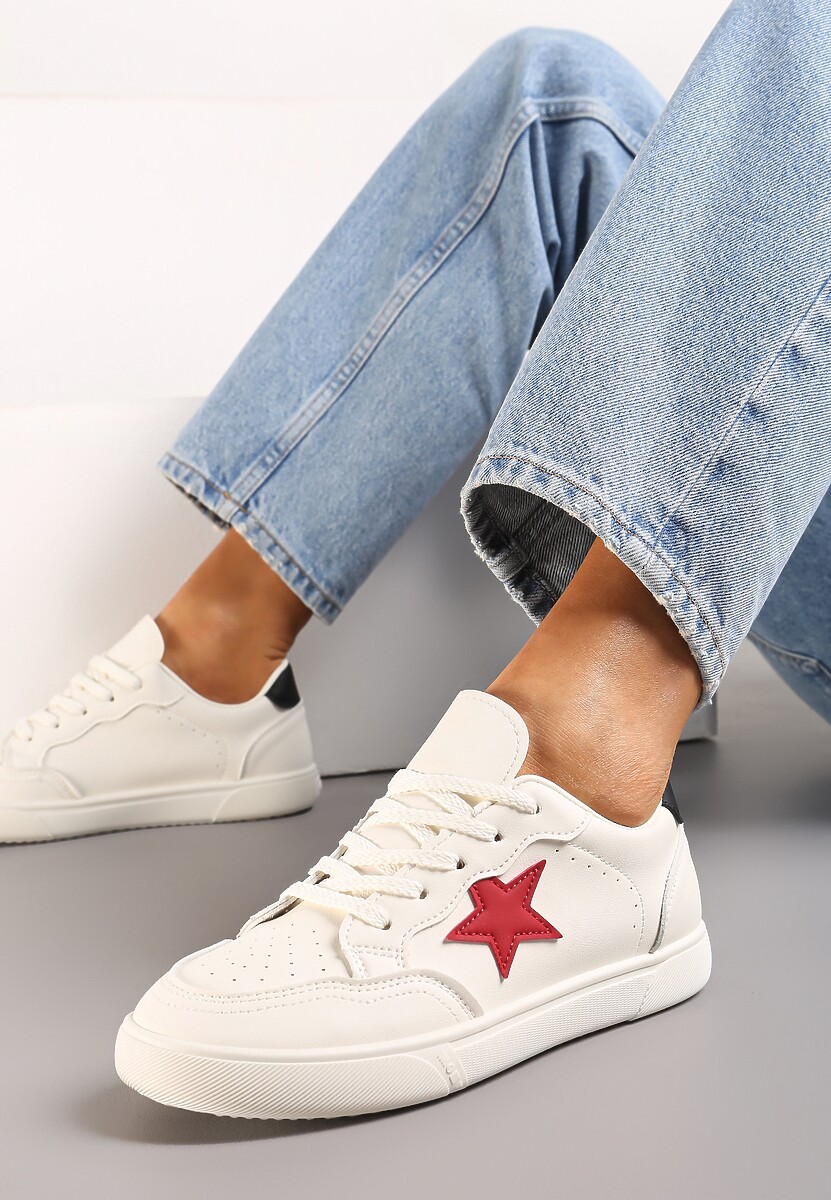 Białe Sneakersy z Perforacją na Nosku Ozdobione Gwiazdką Hipatia