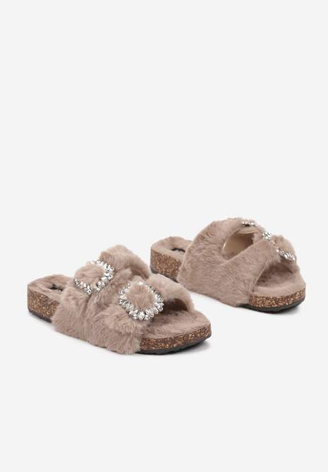 Beżowe Kapcie na Płaskiej Podeszwie z Futerkiem Cyrkoniami i Klamrami z Regulacją Arvela