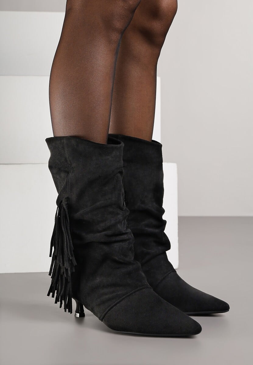 Czarne Wywinięte Botki na Kaczuszce Zdobione Marszczeniem i Frędzlami Gevea