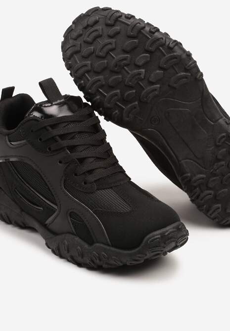 Czarne Sneakersy Ozdobione Tłoczoną Cholewką Pillitha