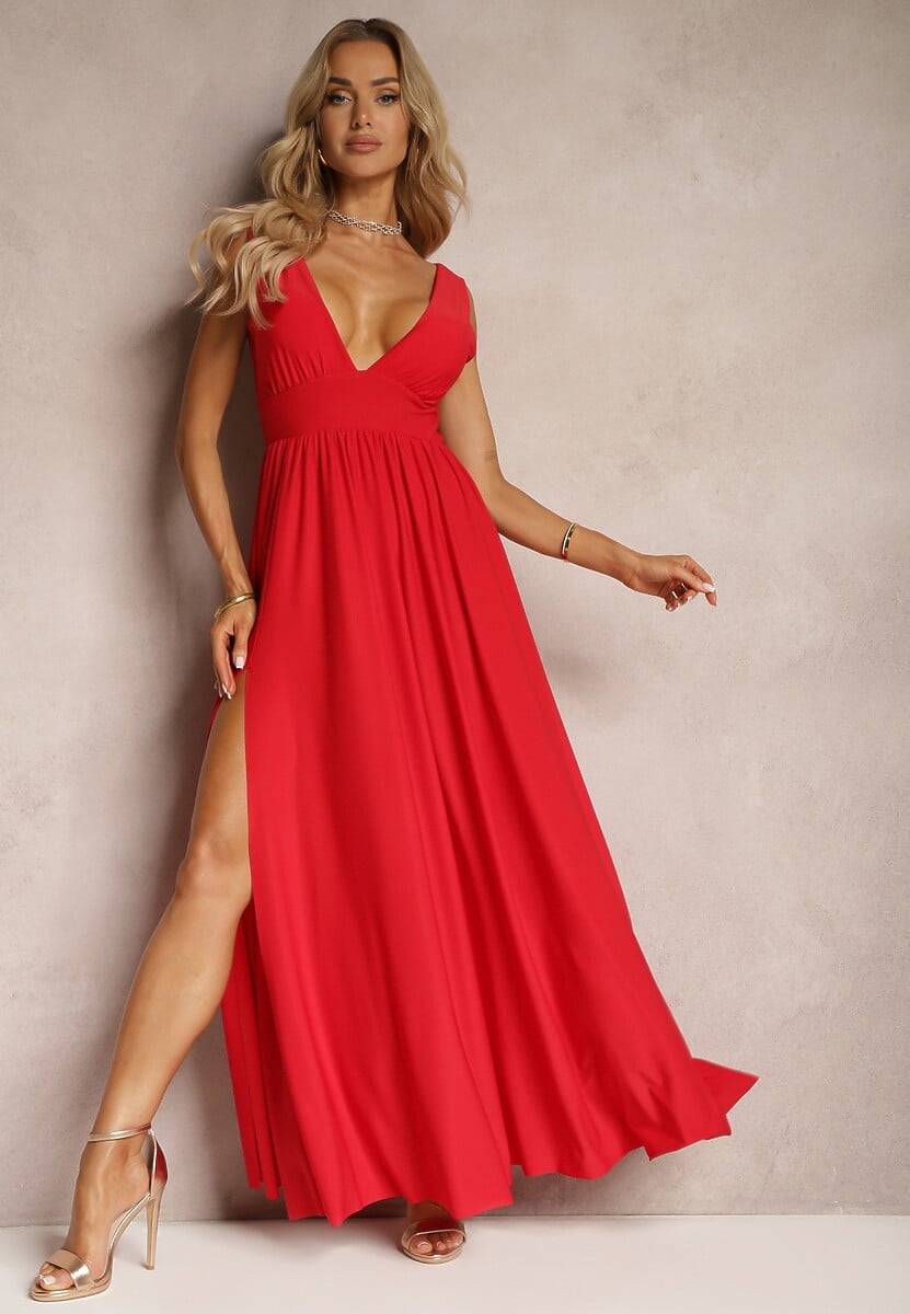 Czerwona Sukienka Wieczorowa na Ramiączkach z Dekoltem w Szpic i Rozcięciem Nestanni