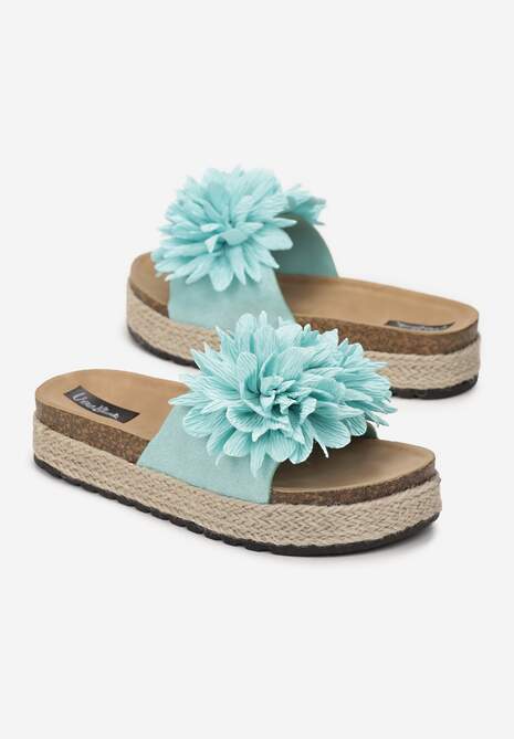 Zielone Klapki Ozdobione Kwiatem na Pasku i Plecionką na Podeszwie Amenya