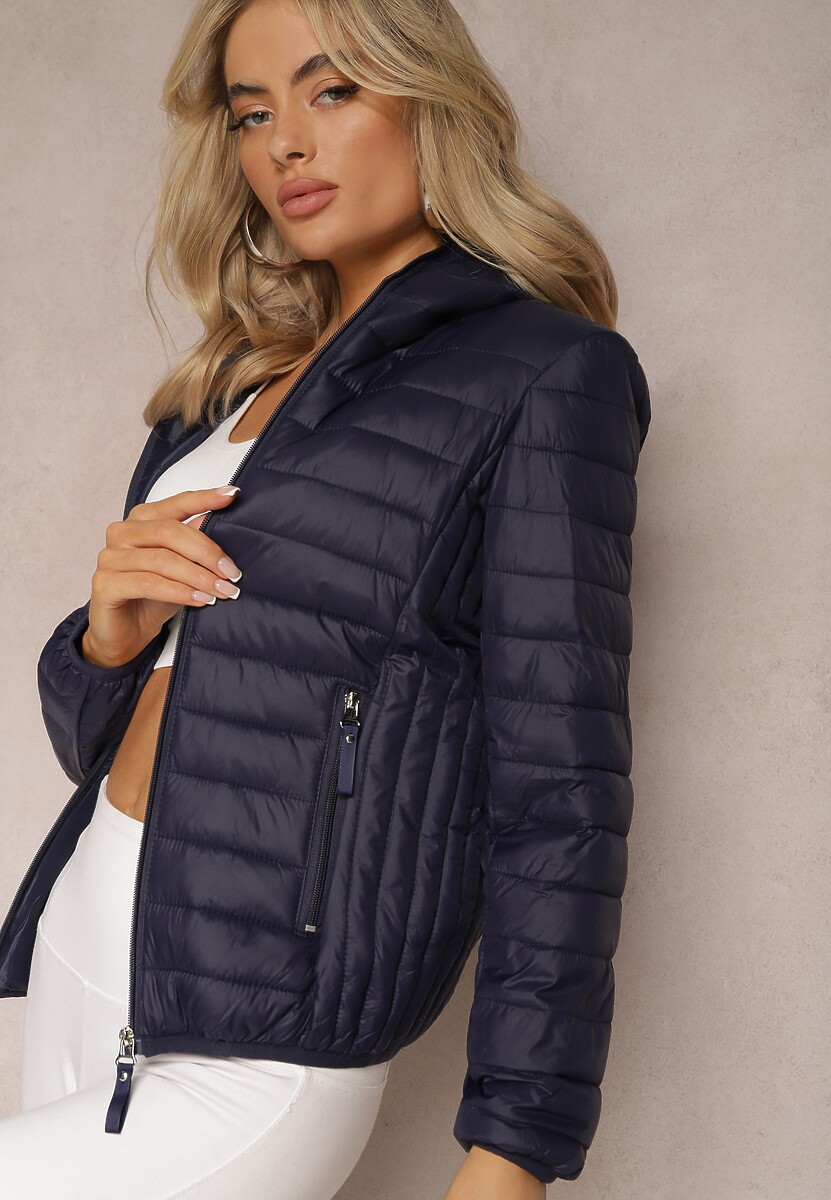 Granatowa Kurtka z Pikowaniem i Nieodpinanym Kapturem Kessane