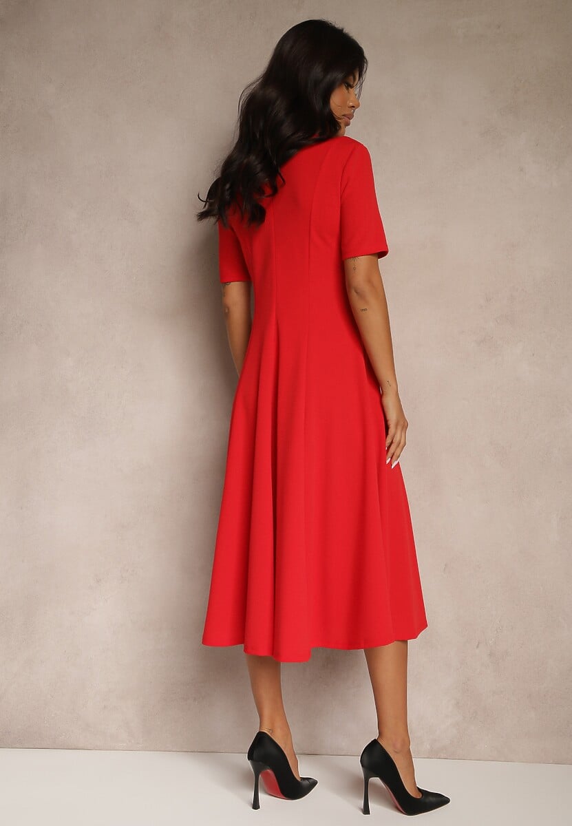 Czerwona Sukienka Rozkloszowana o Taliowanym Fasonie Telaswena