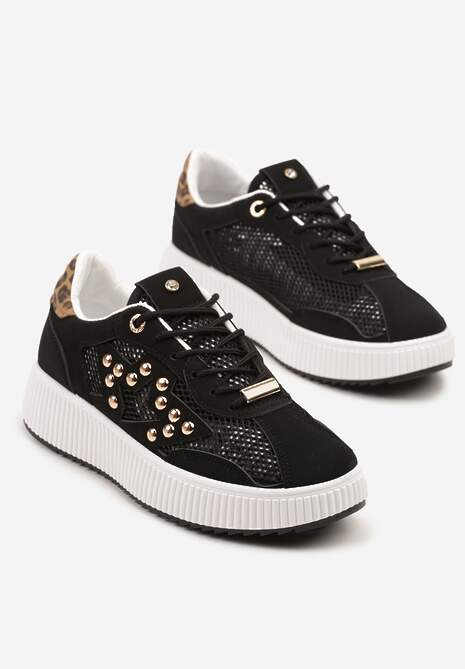 Czarne Sneakersy Ozdobione Gwiazdą i Nitami Zeloti