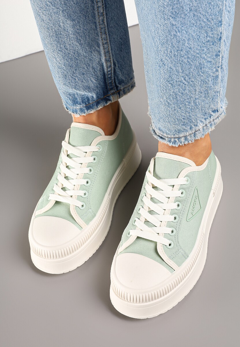 Jasnozielone Trampki na Podwójnej Podeszwie z Ozdobnym Znaczkiem na Cholewce Alivrelia