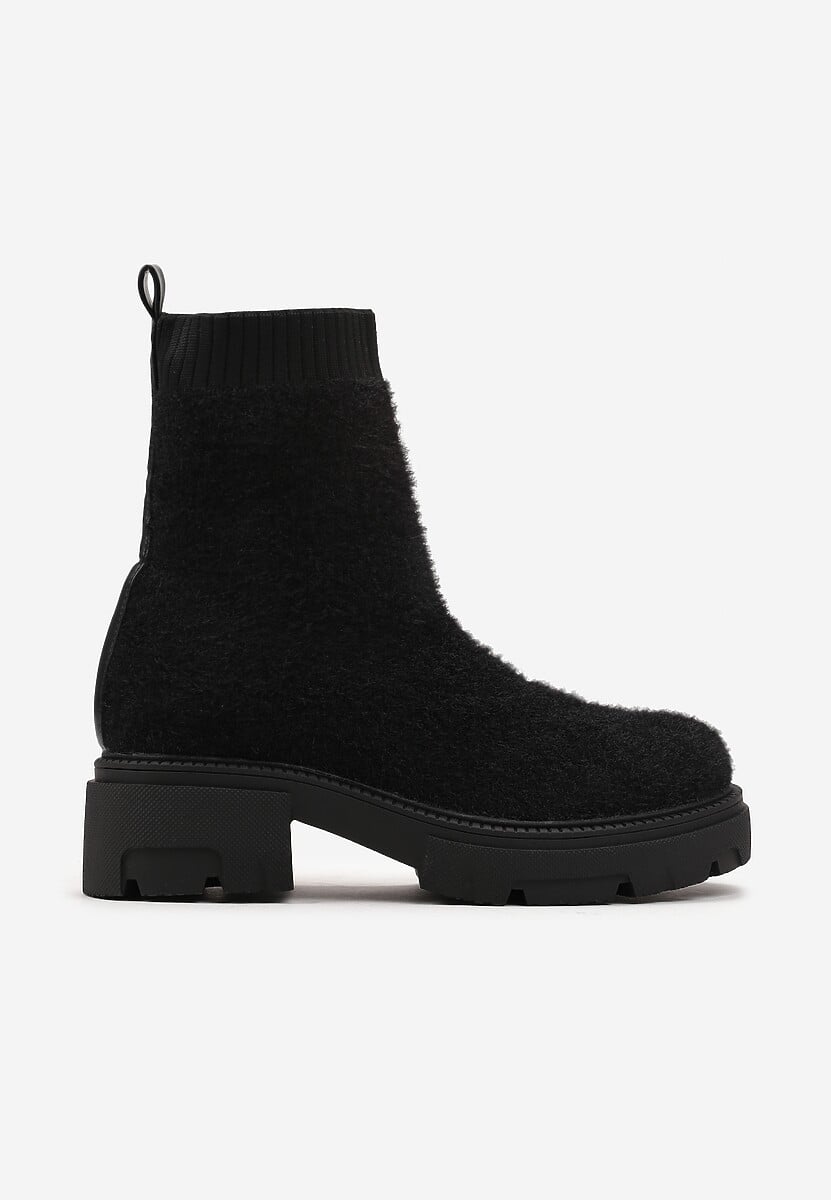 Czarne Botki na Grubej Podeszwie z Elastyczną Cholewką Kirel
