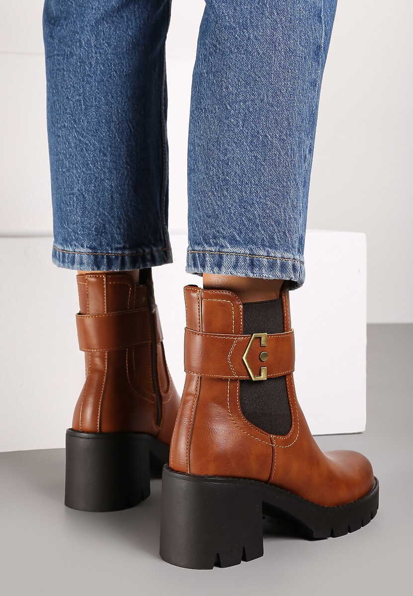 Brązowe Botki Sztyblety na Słupku z Klamrą i Paskiem Komina