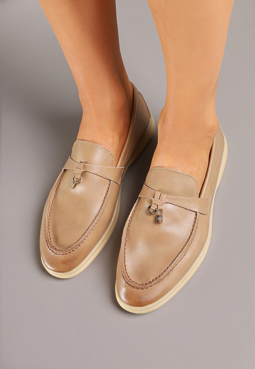 Ciemnobeżowe Mokasyny Zdobione Elegancką Aplikacją ze Skórzaną Wkładką Doreme