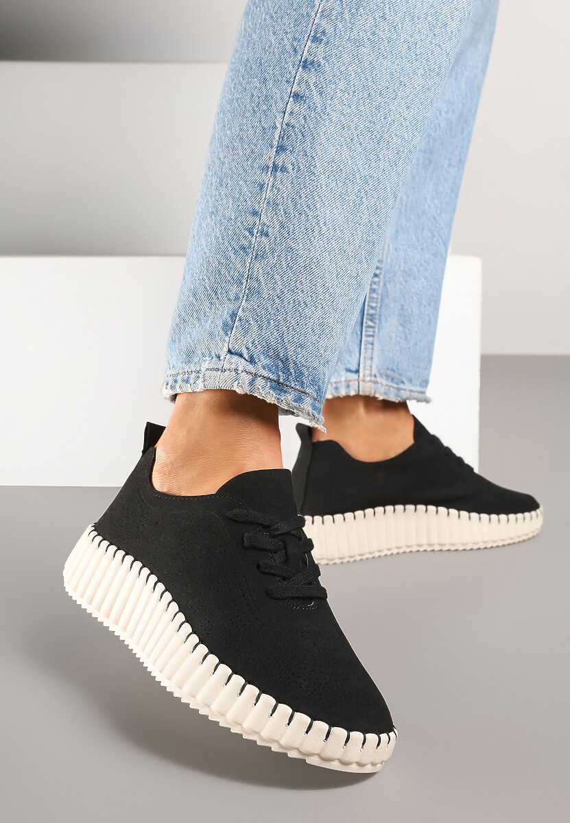 Czarne Sneakersy na Tłoczonej Platformie z Ażurową Cholewką Ronfira