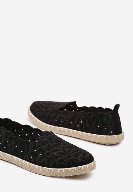 Czarne Plecione Espadryle Vices z Kwiatowym Motywem z Ażurowymi Wycięciami Honavia
