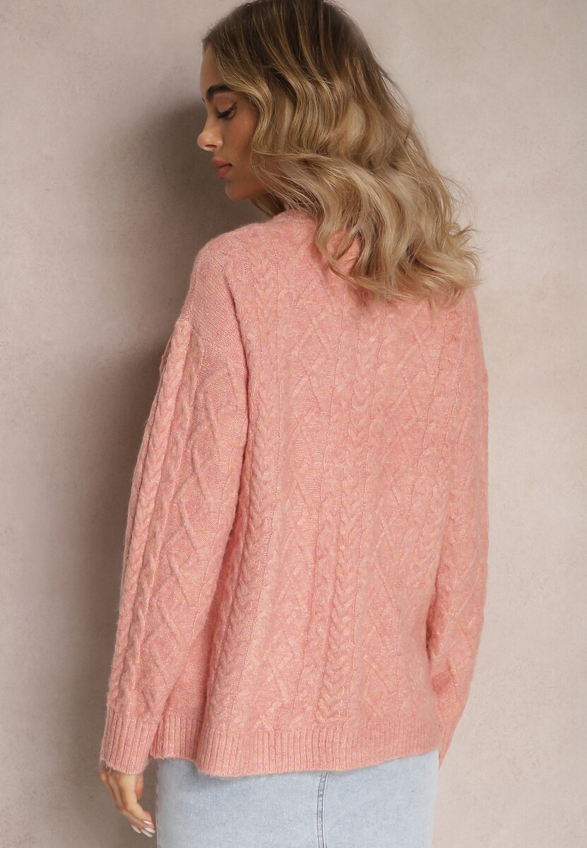 Jasnoróżowy Zapinany Kardigan z Trójkątnym Dekoltem i Warkoczykowy Splot Juessa