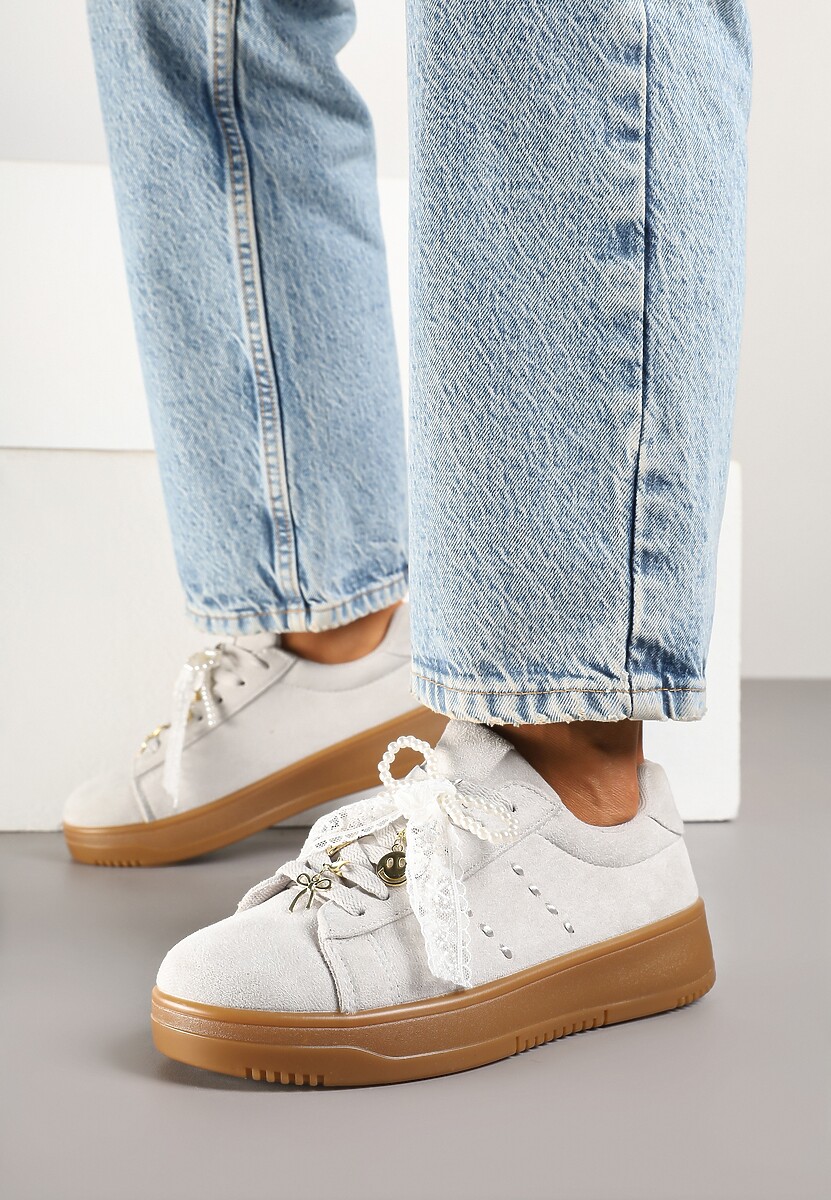 Szare Sneakersy na Niskiej Platformie z Aplikacjami i Kokardkami Divienne