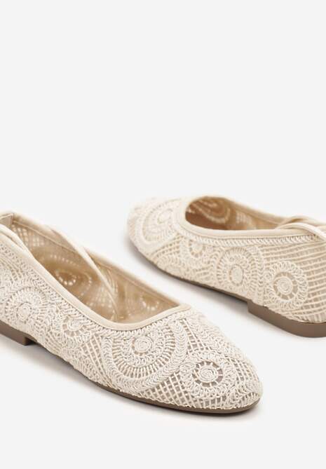 Beżowe Balerinki Ozdobione Wiązaniem i Haftem Talanna