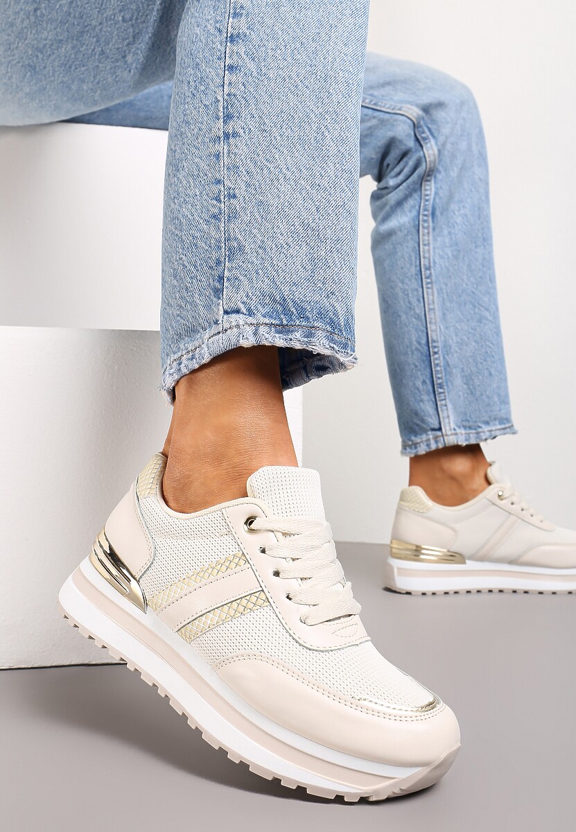 Białe Sneakersy na Podeszwie w Paski z Metalicznymi Wstawkami i Siateczką Silenalo
