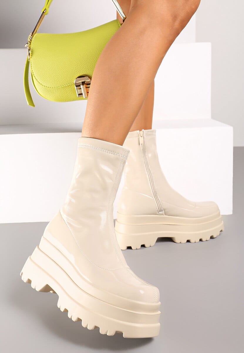 Beżowe Botki Lakierowane na Platformie Neniefra