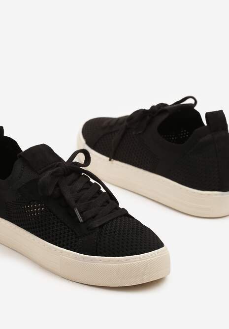 Czarne Sneakersy Ozdobione Siateczką Varlio