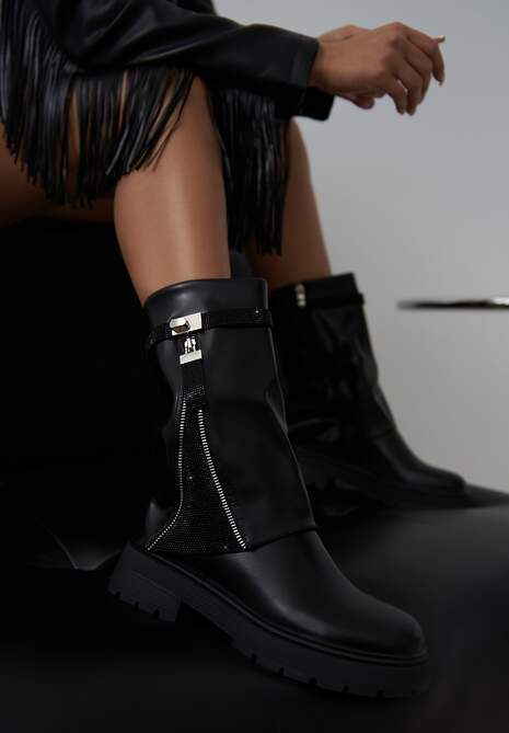 Czarne Botki z Wywiniętą Cholewką i Wstawką w Cyrkonie Romppe