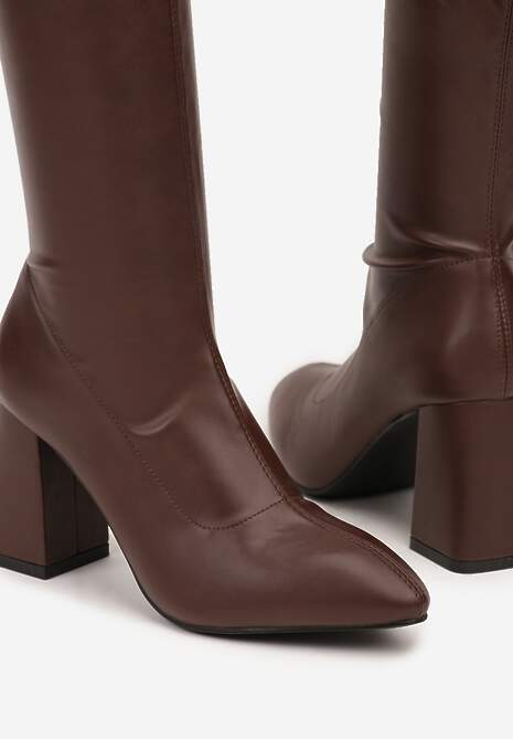 Brązowe Kozaki Vices z Wysoką Cholewką na Słupku Avvie