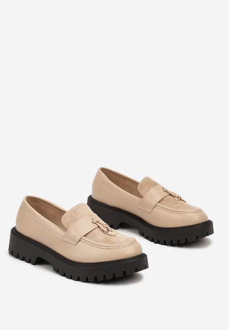 Beżowe Mokasyny na Tłoczonej Podeszwie z Wstawką z Ekozamszu Ozdobione Metalowym Detalem Virinae