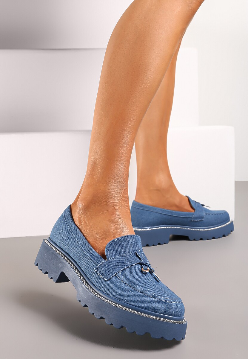 Beżowe Mokasyny na Grubej Podeszwie z Paskiem z Cyrkonii i Metaliczną Zawieszką Vortisa