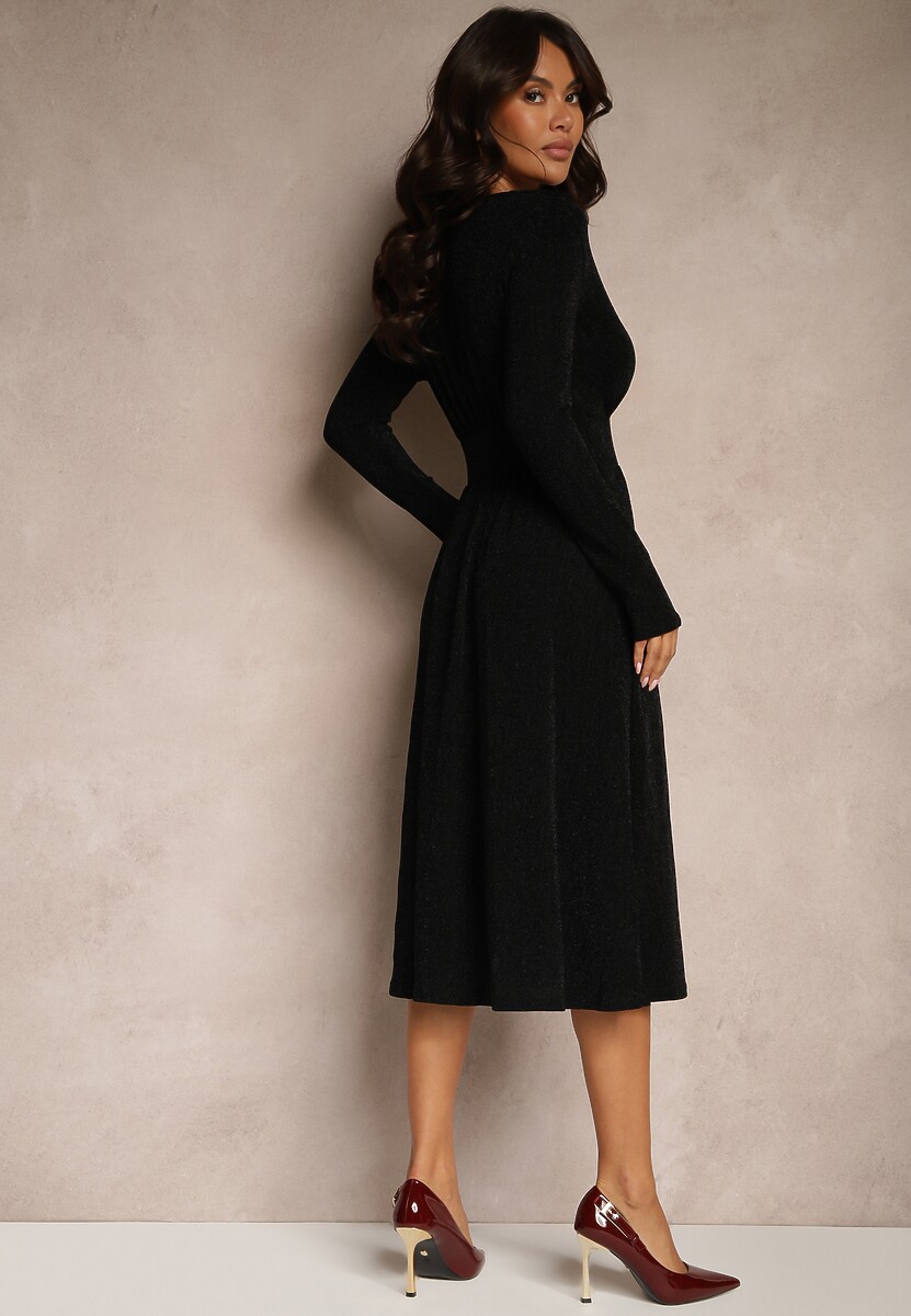 Czarna Rozkloszowana Sukienka z Wiskozą o Taliowanym Kroju Przeszyta Metaliczną Nicią Mesiel