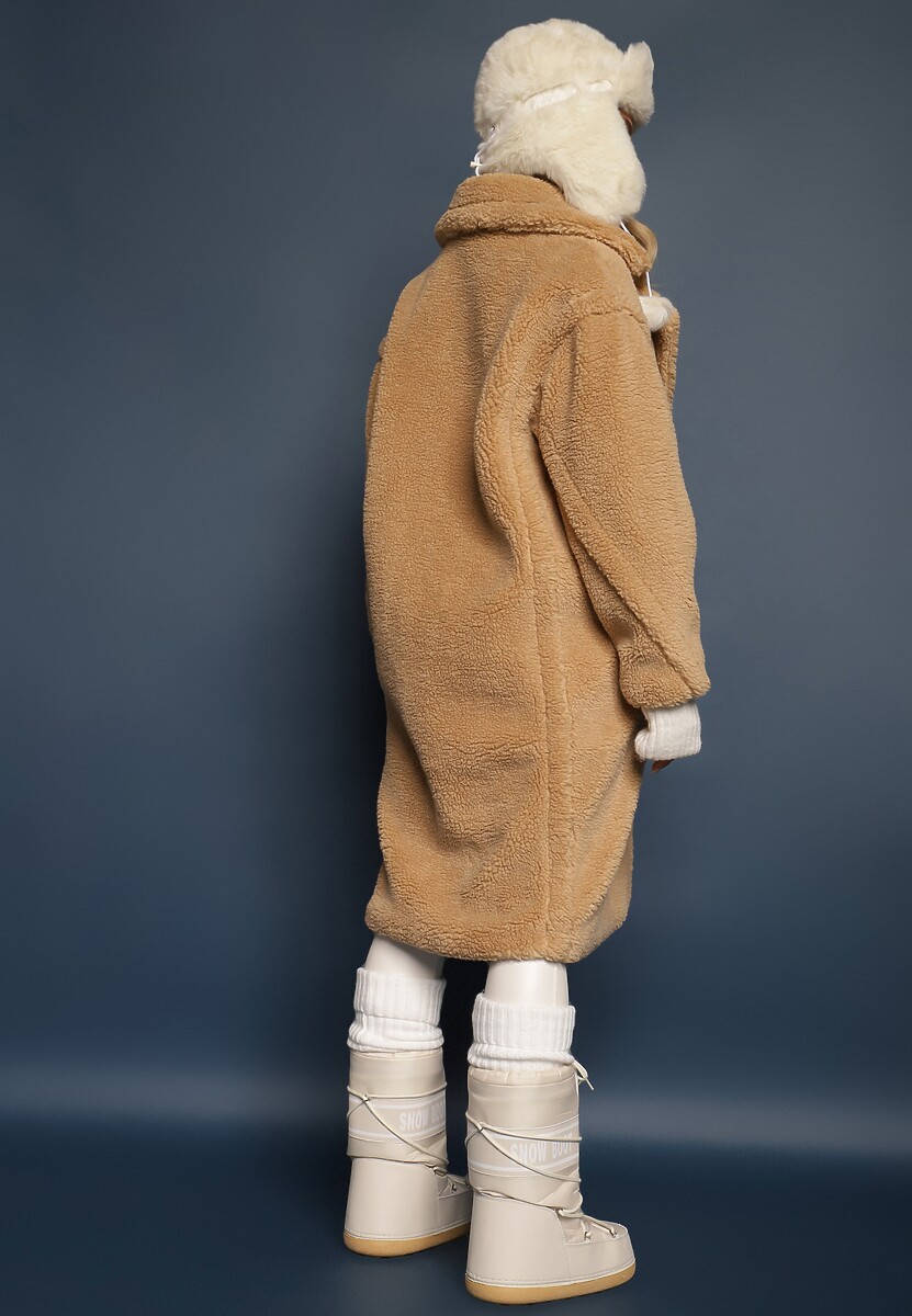 Beżowy Futrzany Płaszcz Teddy Zapinany na Guziki Bathalasa