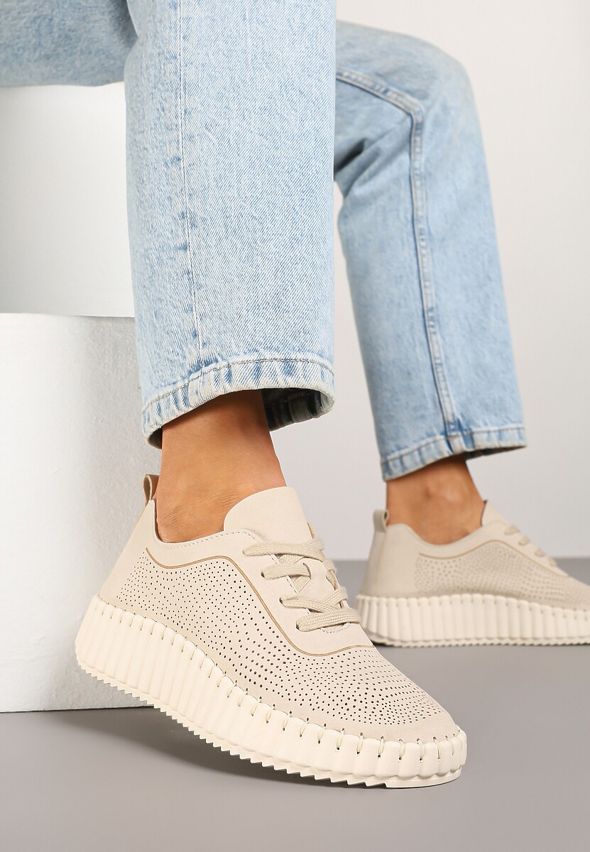 Jasnobeżowe Sneakersy na Tłoczonej Platformie z Ażurową Cholewką Ronfira
