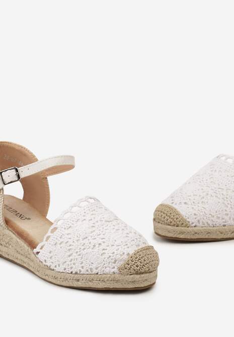 Białe Espadryle na Koturnie z Plecionką i Ażurową Koronką na Nosku Afridana