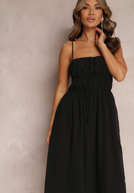 Czarna Sukienka o Rozkloszowanym Kroju na Ramiączkach z Wiązaniem Lunarea