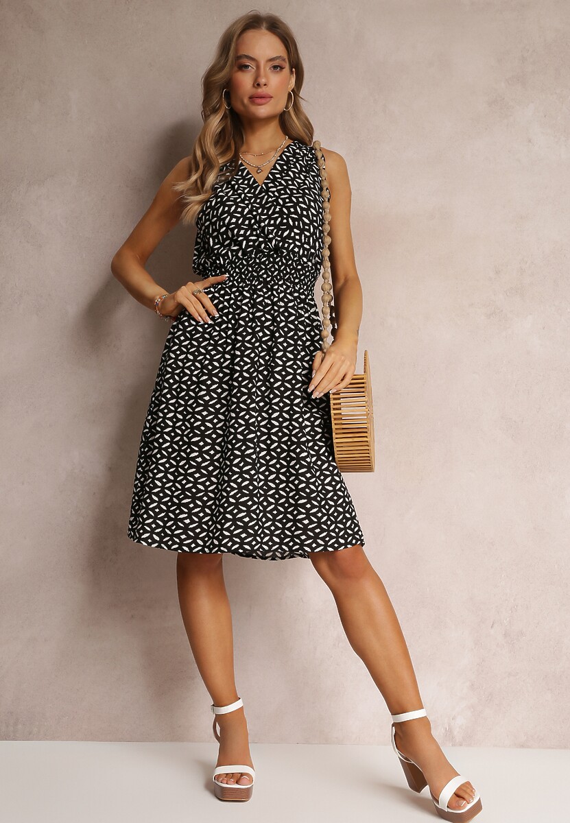 Czarna Kopertowa Sukienka z Wiskozy bez Rękawów z Gumkami w Talii Ciceru