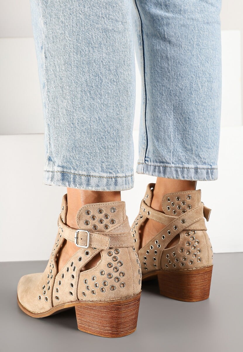 Beżowe Botki Vices na Słupku w Stylu Kowbojek z Metalicznymi Aplikacjami i Wycięciami Virori