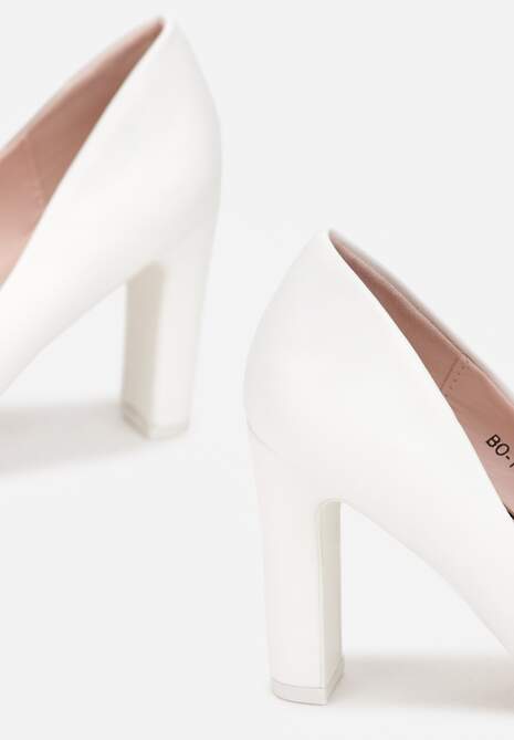 Białe Czółenka ze Szpiczastym Noskiem Marnera