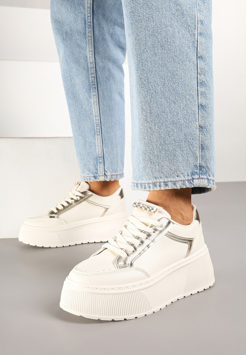 Beżowe Sneakersy na Platformie Ozdobione Przeszyciami Tatoretia